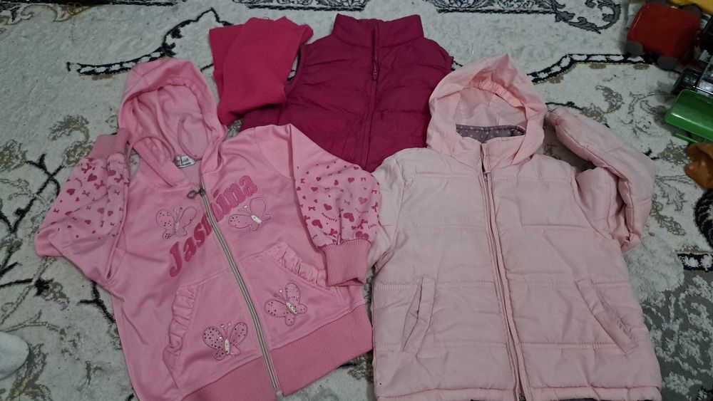 Куртка , ветровка, жилетка на девочку