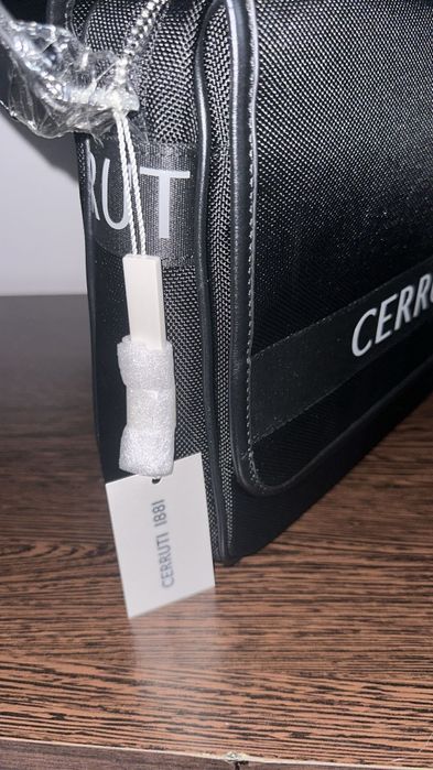 geanta cerruti 1881 nou cu etichetă
