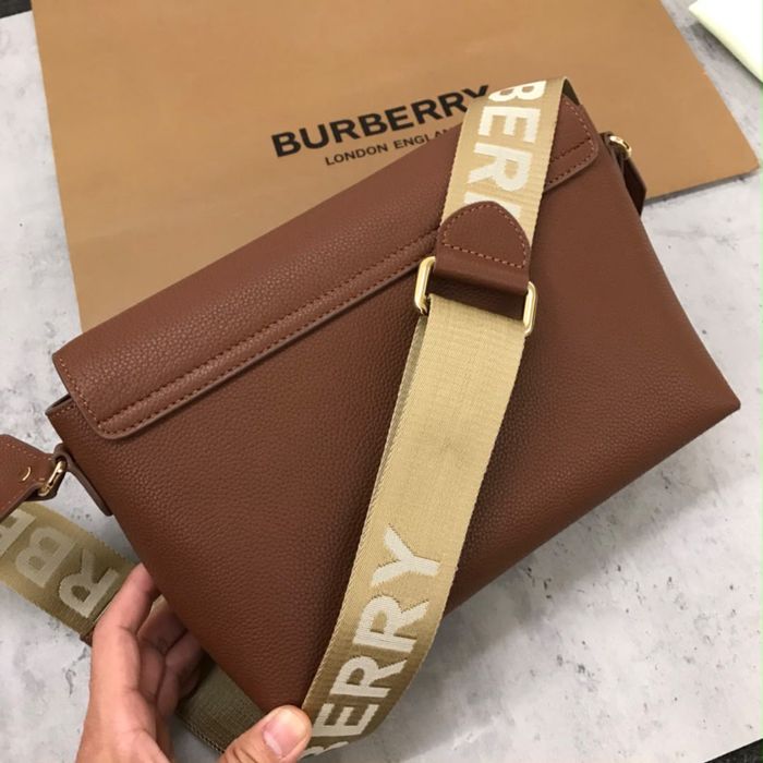 Geanta Burberry