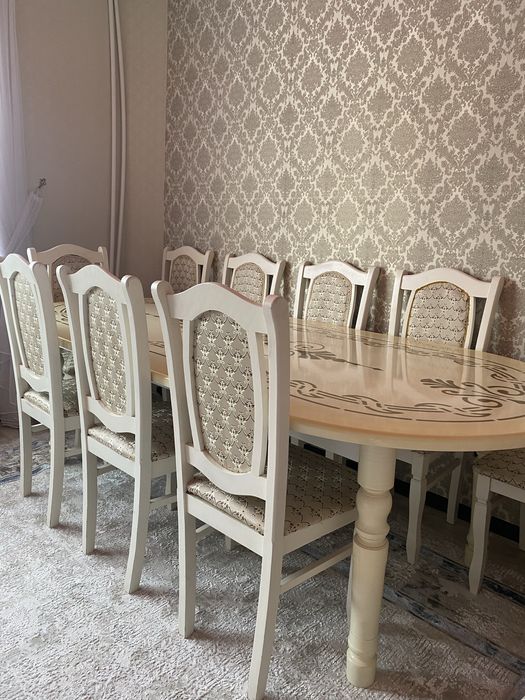 Продается стол в хорошем состояний 1 шт