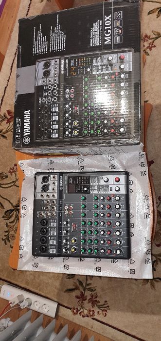 VÂND MIXER AUDIO – NOU
Mixer Yamaha MG10X – NOU, nefolosit
Mixer pr