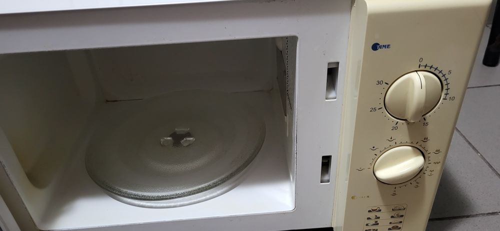 Cuptor microunde vortex