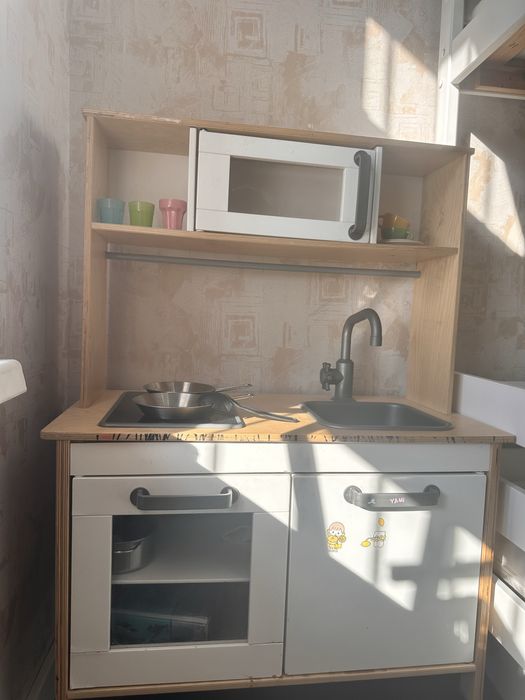 Продается детская кухня Икеа с аксессуарами!