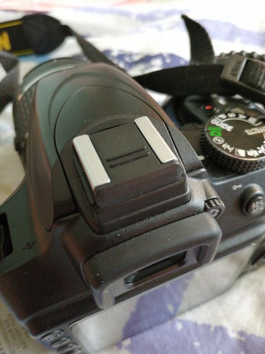 Тапичка за слота за преносима/допълнителна светкавица за Nikon D3400