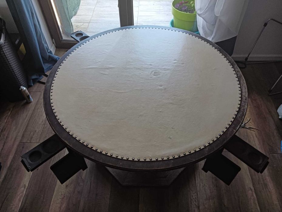 Masa lemn masiv, piele si suporturi pahare