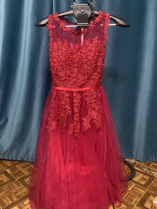 Продам платье 40 размера