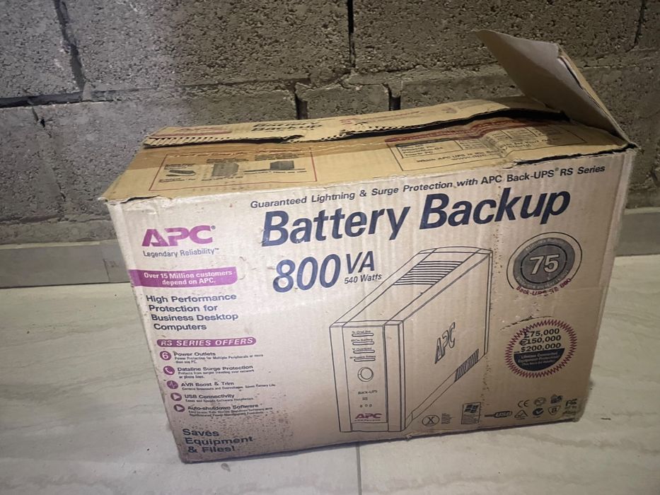 Продам новый (ИБП) APC Back-UPS RS 800VA (540 Watts)