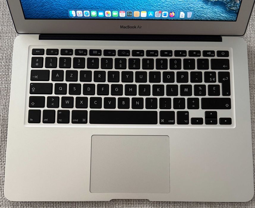Apple MacBook Air 8 GB/256 SSD in stare perfecta!