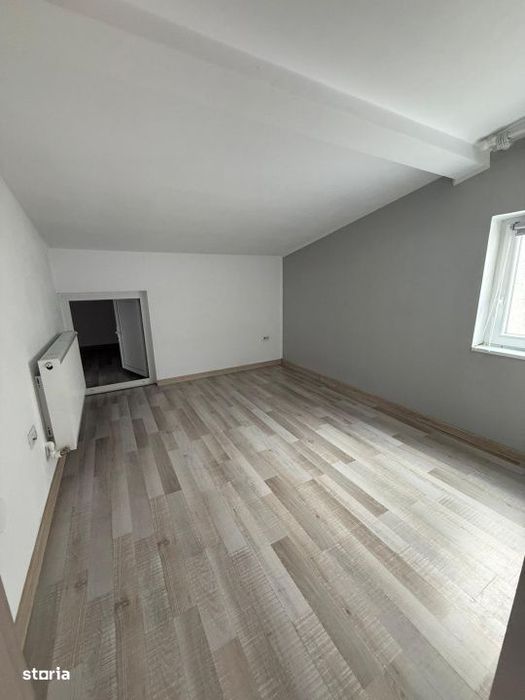 Apartament 4 camere, 100 mp (impartit in 2 ap. decomandate), zona 1 Ma