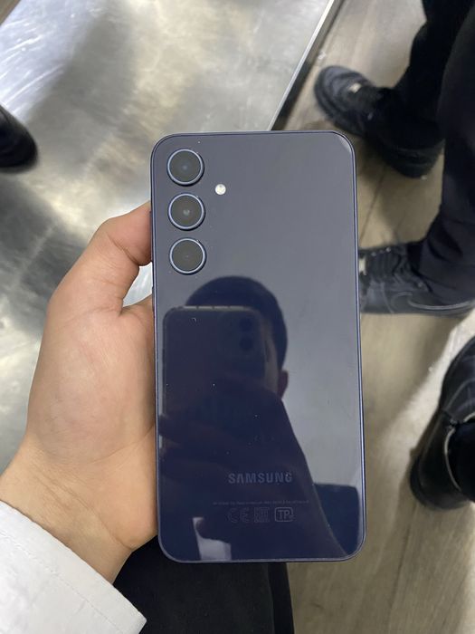 Продаётся телефон Samsung A35 5g
