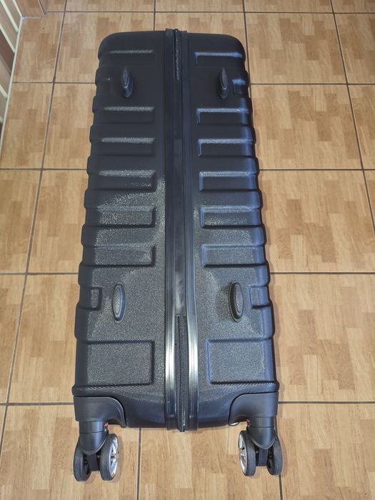 Valiza Troler Neagra cu Dungi Reliefate 90L
