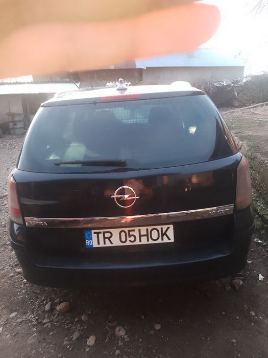 Vând Opel Astra  1.9