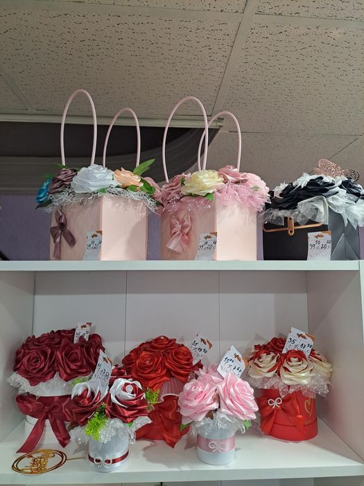 Ръчна изработка на цветя, картички, покани и др