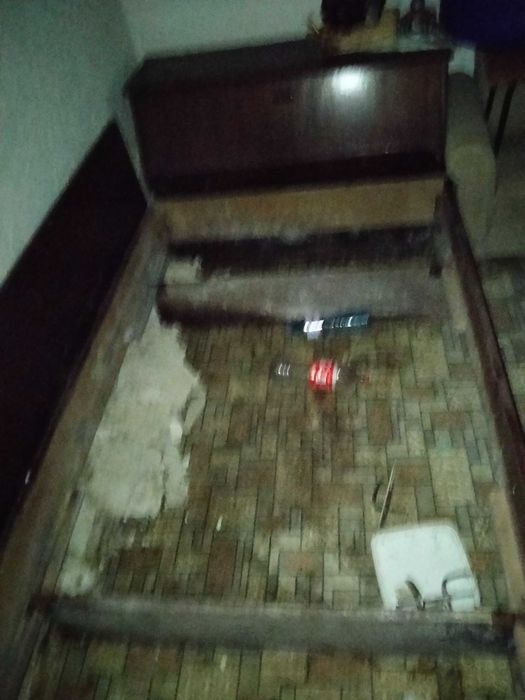 Стари дървени мебели в добро състояние