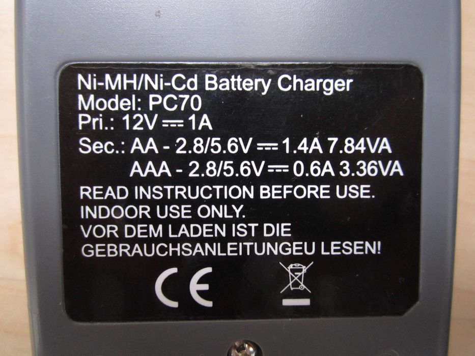 Ултра-бързо зарядно за AA и AAA батерии - Energizer PC70