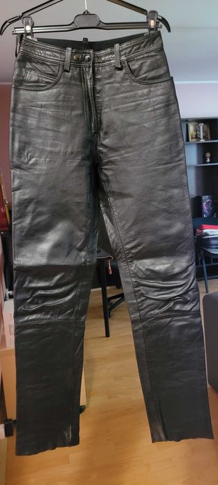 pantaloni piele, negri, marime 36, buni la moto