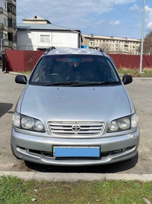 Продам машину Toyota Ipsum