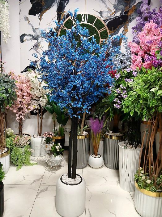 Suniy daraxtlar, suniy gullar, suniy o'simliklar dunyosi.