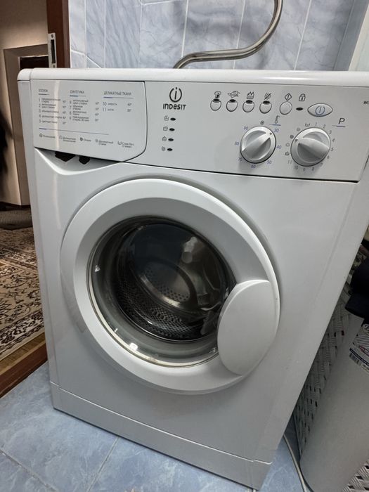 Стиралка INDESIT на запчасти