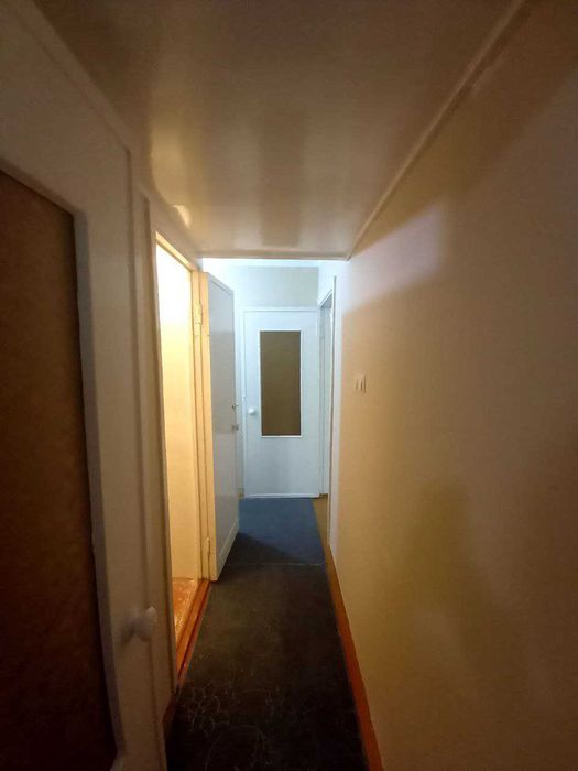 Kvartira Sheriklikka 2ta qiz bola kk Farxodski bozor yonida kvartira