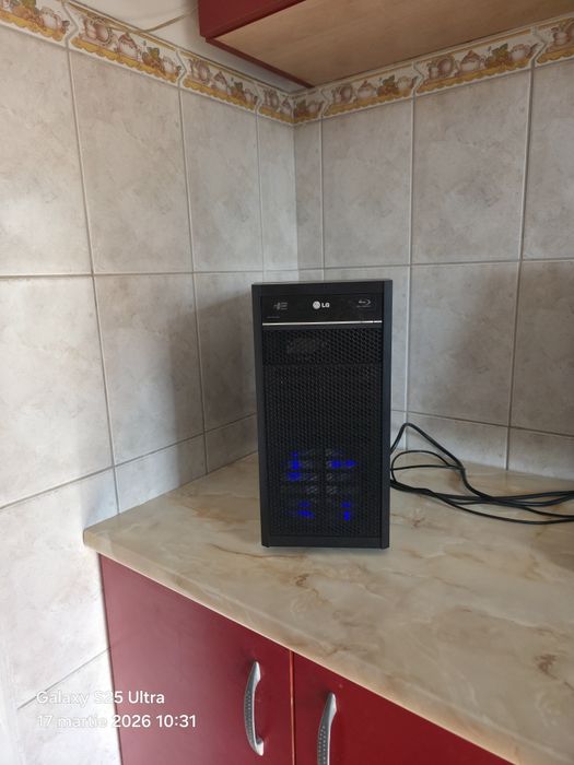 Vând calculator  Intel core I3 10100 8gb DDR4 Hard disk 1000gb