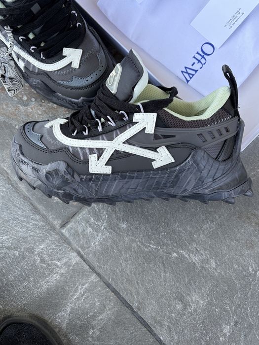 Off white odsy 1000 Dark Grey