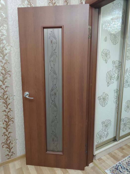 Продается межкомнатная дверь.