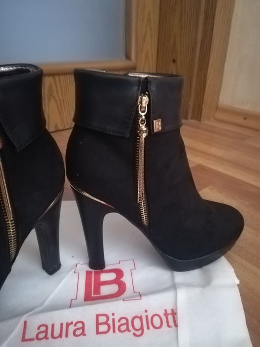 Ghete  dama, Laura Biagiotti