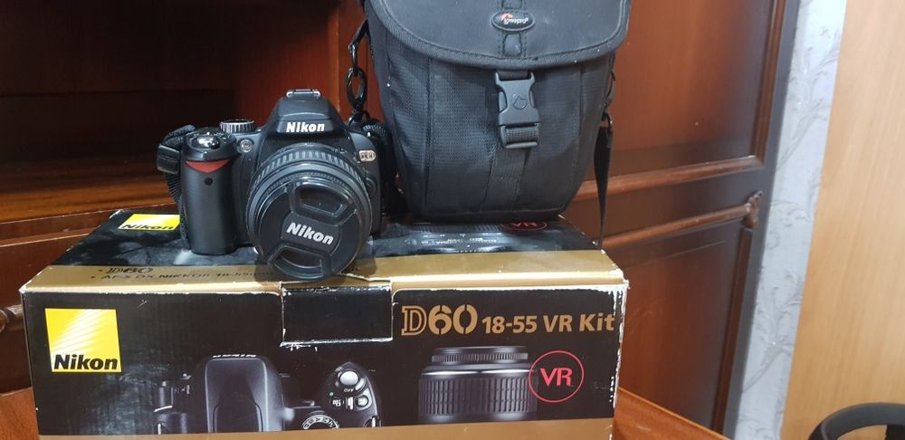 Nikon D60 18-55VR Kit