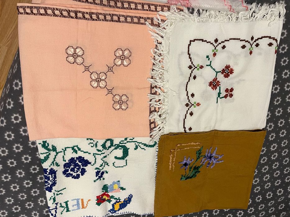 Покривки с бродерия