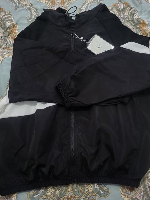Ветровка НОВАЯ  размер M