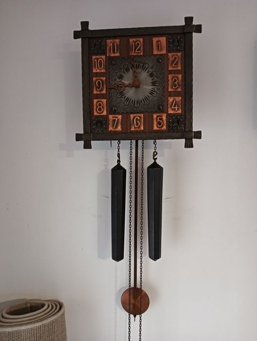 Ceas cu pendul antic