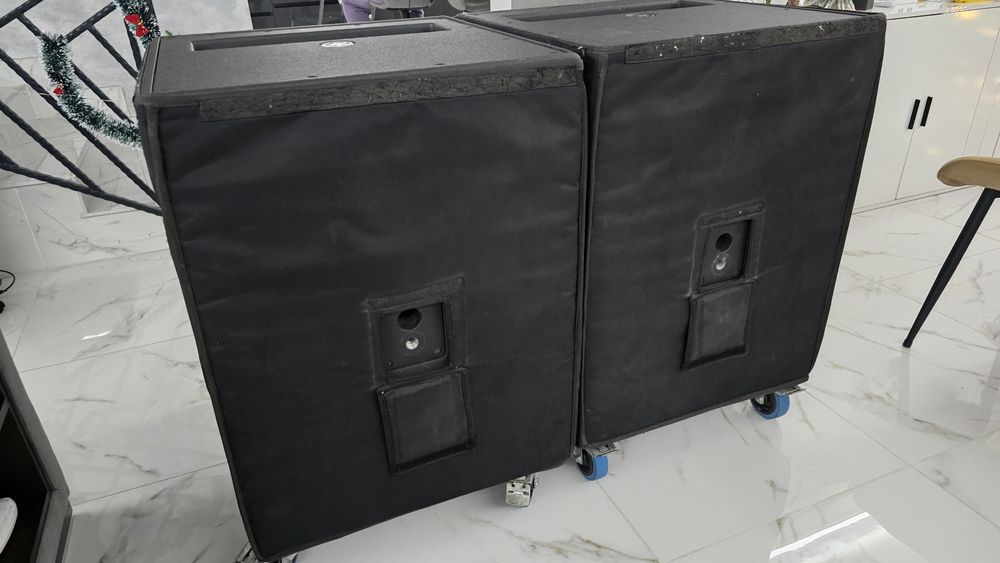 Doi Bași Yamaha DXS18 ( rcf, fbt, dynacord)