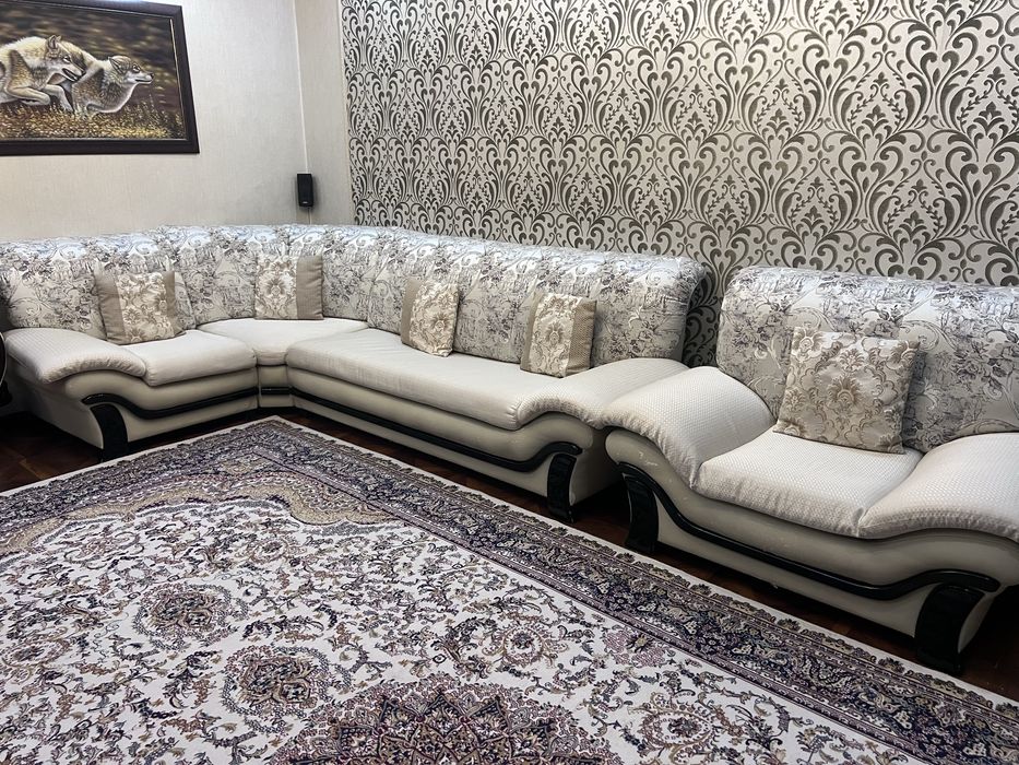 Диван и кресло в комплекте