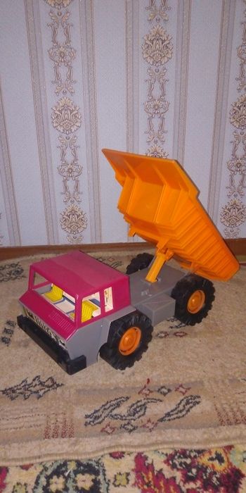 Большой Камаз Самосвал СССР.30000тг.