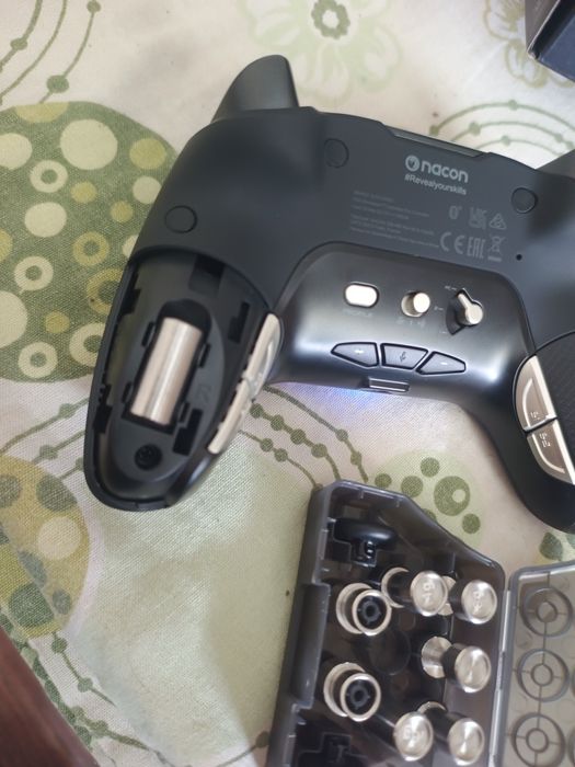 Nacon Revolution Unlimited Pro Controller - PS4/ PC - Nou!