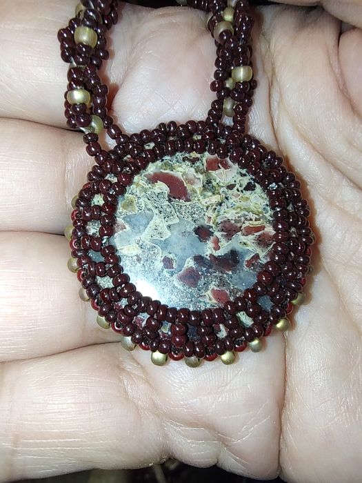 Дамски гердан с две лица с кафяви мъниста