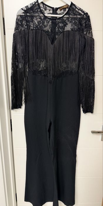 Черен стилен гащеризон с дантела и ресни