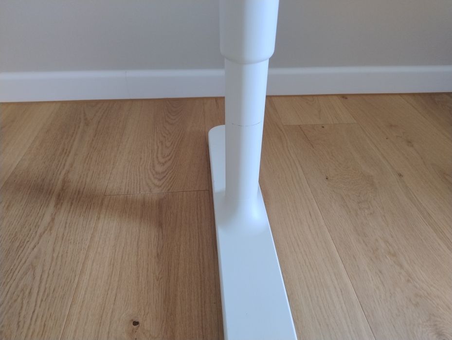 Birou IKEA reglabil pe înălțime – 140x60 cm