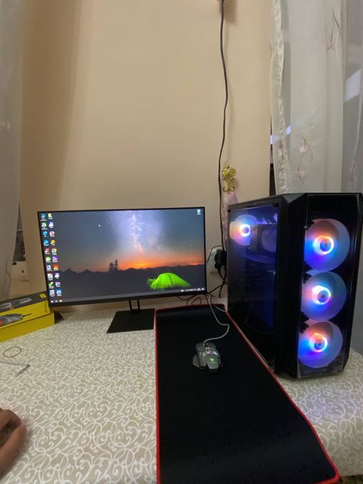 Игравой кейс и монитор