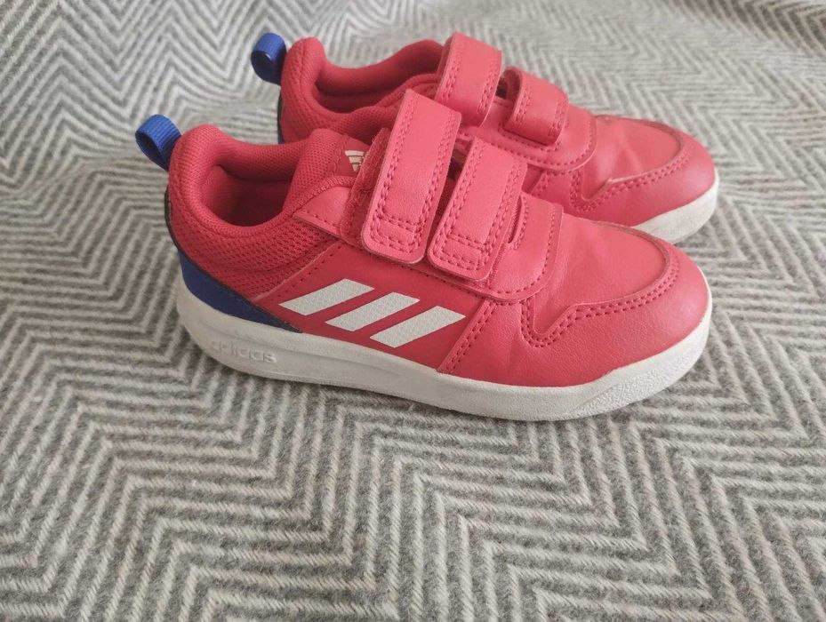 Adidas кожени маратонки номер 25