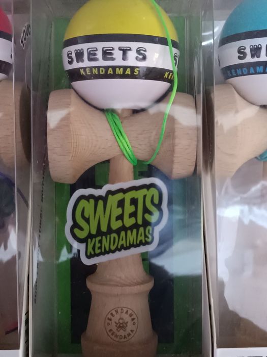 Kendama KROM POP/ SWEETS – jucărie originală, nouă, diverse culori