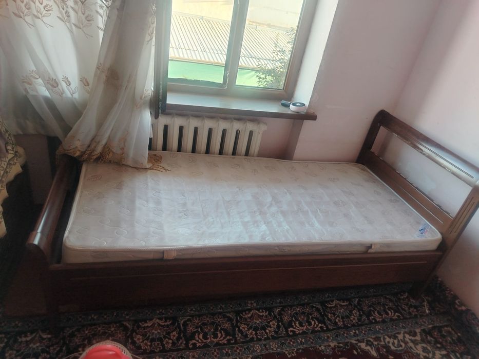 Karavat sotiladi narxini kelishamz matras o"zimiz bilan qoladi