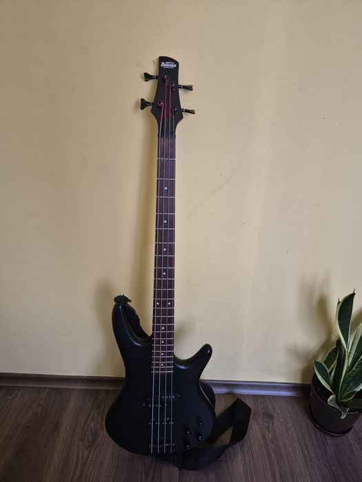 Bass Ibanez gsr200b wk