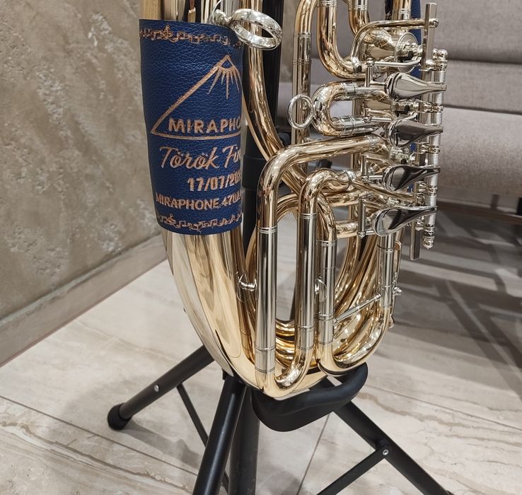 Vând tenorhorn/basfligorn/bariton Miraphone