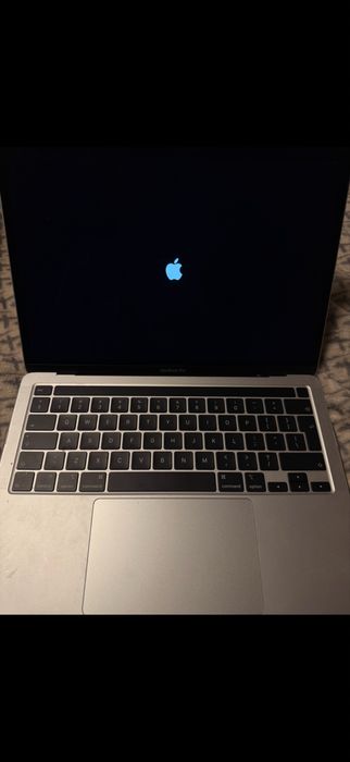 MacBook Pro 13 2020 cu mouse