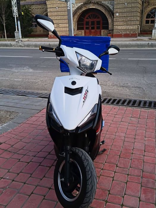 Sukuter sotiladi GTS italy