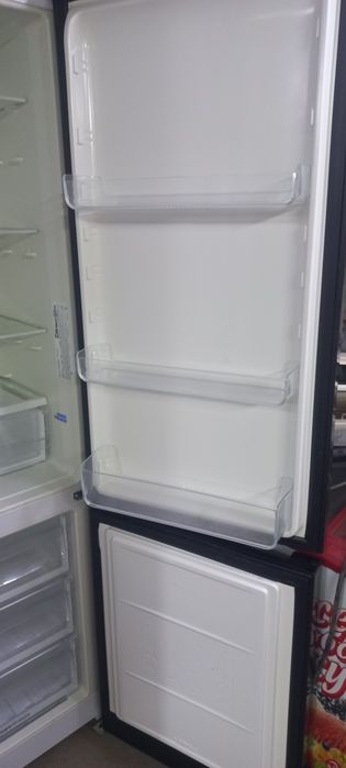 Продаётся холодильник индезит