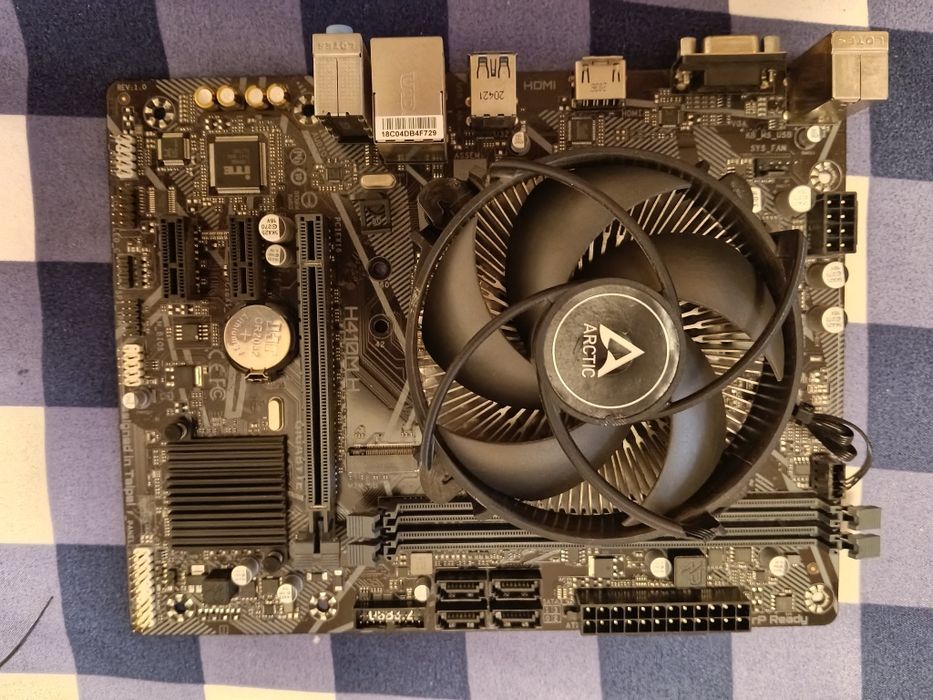 Kit i7-10700F si placa de baza
