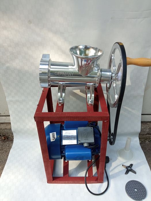 ЧИСТО НОВА,Месомелачка номер 32 +Електромотор с стойка 1.5kw/ 2.2kw